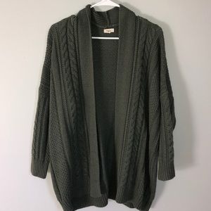 Debut Chunky Knit Cradigan